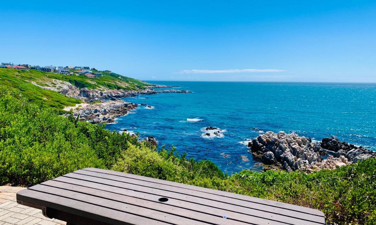 Sage At Whale Cove - Sea Facing Apartment De Kelders Bagian luar foto