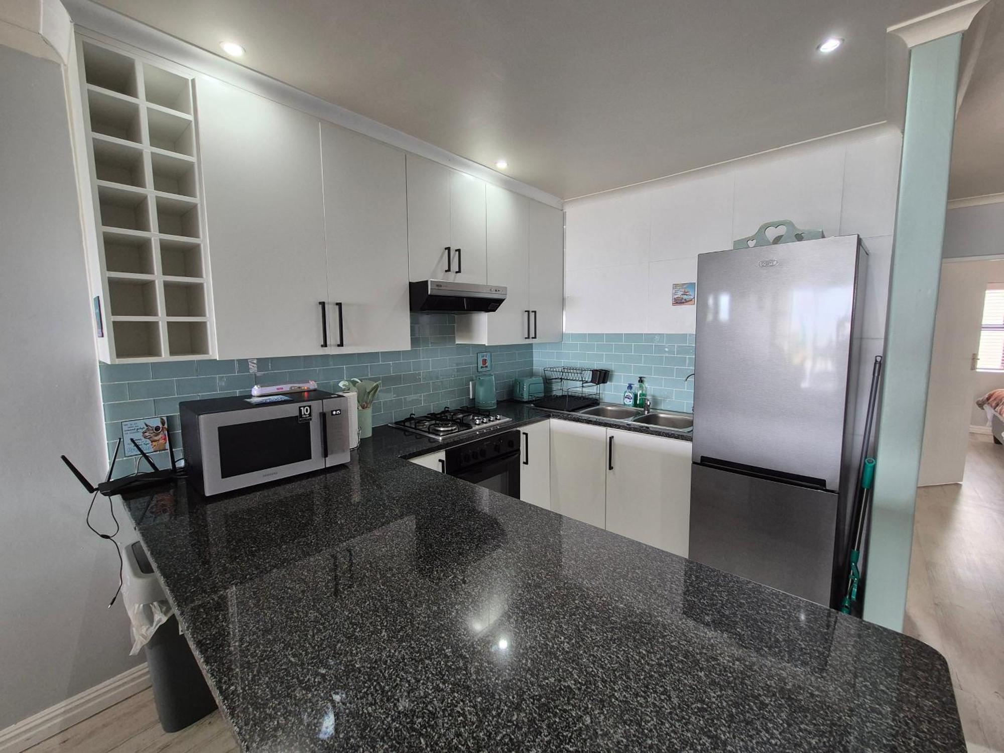 Sage At Whale Cove - Sea Facing Apartment De Kelders Bagian luar foto